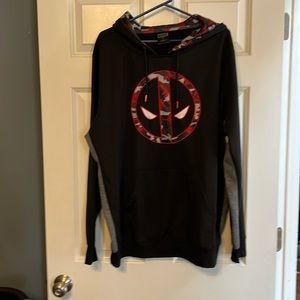 Deadpool marvel, camouflage hoodie